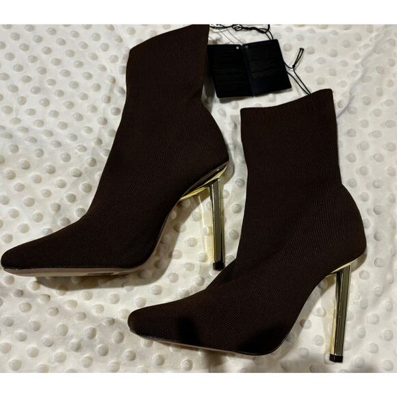 FOREVER 21 Shoes - Stiletto Sock Booties (Forever 21) Brown Gold Heels Size 7 New Chic Retro Club